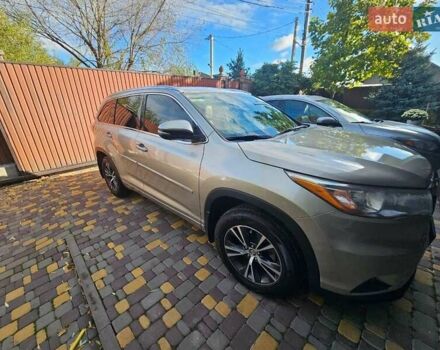 Тойота Хайлендер 2016 в Киеве на Automoto.ua Бежевый Тойота Хайлендер, объемом двигателя 3.55 л и пробегом 165 тыс. км за 24500 $, фото 7 на Automoto.ua