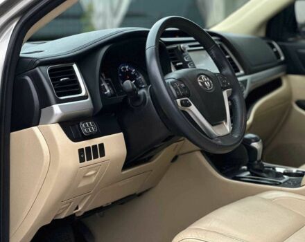 Бежевый Тойота Хайлендер, объемом двигателя 3.5 л и пробегом 166 тыс. км за 23990 $, фото 9 на Automoto.ua