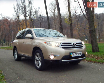 Бежевий Тойота Хайлендер, об'ємом двигуна 3.46 л та пробігом 232 тис. км за 14498 $, фото 1 на Automoto.ua