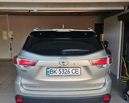 Тойота Хайлендер 2016 в Киеве на Automoto.ua Бежевый Тойота Хайлендер, объемом двигателя 3.55 л и пробегом 165 тыс. км за 24500 $, фото 1 на Automoto.ua