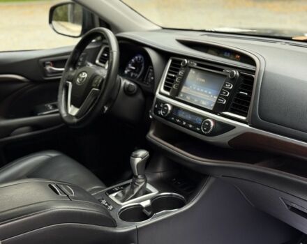 Чорний Тойота Хайлендер, об'ємом двигуна 2.7 л та пробігом 185 тис. км за 19500 $, фото 7 на Automoto.ua