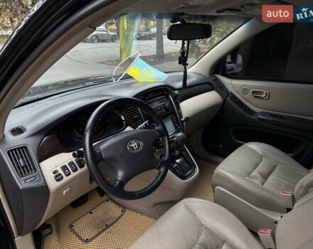 Чорний Тойота Хайлендер, об'ємом двигуна 3 л та пробігом 320 тис. км за 7400 $, фото 24 на Automoto.ua