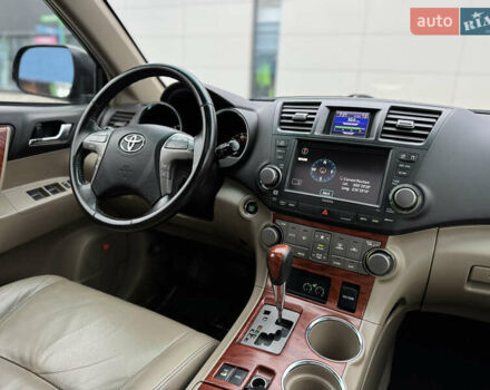 Черный Тойота Хайлендер, объемом двигателя 3.5 л и пробегом 257 тыс. км за 11990 $, фото 21 на Automoto.ua