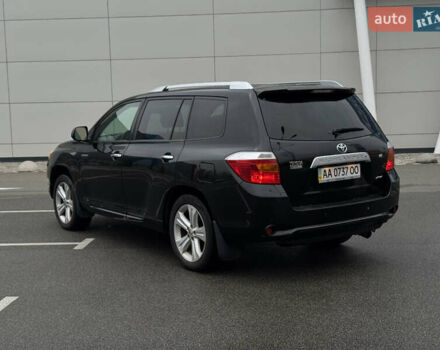 Чорний Тойота Хайлендер, об'ємом двигуна 3.5 л та пробігом 257 тис. км за 12800 $, фото 3 на Automoto.ua