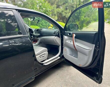 Черный Тойота Хайлендер, объемом двигателя 3.46 л и пробегом 253 тыс. км за 12900 $, фото 95 на Automoto.ua