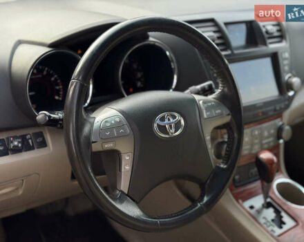 Тойота Хайлендер 2008 в Киеве на Automoto.ua Черный Тойота Хайлендер, объемом двигателя 3.5 л и пробегом 257 тыс. км за 13990 $, фото 11 на Automoto.ua