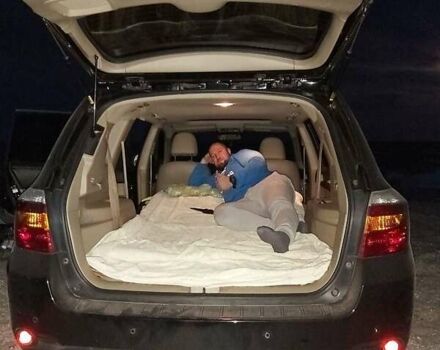 Чорний Тойота Хайлендер, об'ємом двигуна 3.46 л та пробігом 235 тис. км за 13800 $, фото 26 на Automoto.ua