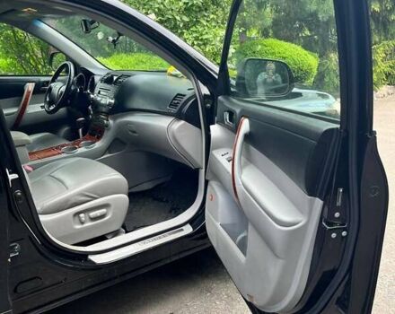 Черный Тойота Хайлендер, объемом двигателя 3.46 л и пробегом 253 тыс. км за 12900 $, фото 68 на Automoto.ua