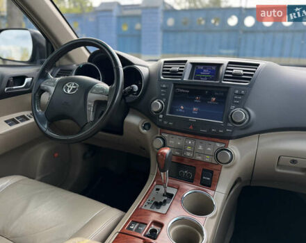 Тойота Хайлендер 2008 в Киеве на Automoto.ua Черный Тойота Хайлендер, объемом двигателя 3.5 л и пробегом 257 тыс. км за 13990 $, фото 22 на Automoto.ua