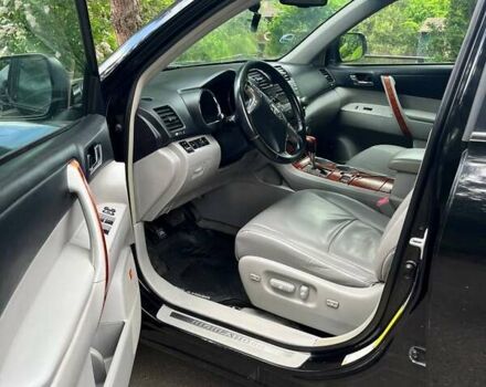 Черный Тойота Хайлендер, объемом двигателя 3.46 л и пробегом 253 тыс. км за 12900 $, фото 83 на Automoto.ua