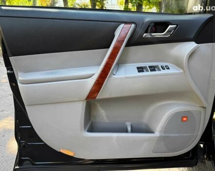 Черный Тойота Хайлендер, объемом двигателя 3.5 л и пробегом 473 тыс. км за 15290 $, фото 12 на Automoto.ua