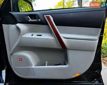 Черный Тойота Хайлендер, объемом двигателя 3.5 л и пробегом 473 тыс. км за 15290 $, фото 32 на Automoto.ua