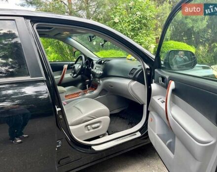 Черный Тойота Хайлендер, объемом двигателя 3.46 л и пробегом 253 тыс. км за 12900 $, фото 99 на Automoto.ua