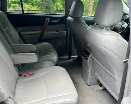 Черный Тойота Хайлендер, объемом двигателя 3.46 л и пробегом 253 тыс. км за 12900 $, фото 102 на Automoto.ua