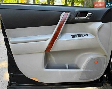 Черный Тойота Хайлендер, объемом двигателя 3.5 л и пробегом 473 тыс. км за 15290 $, фото 12 на Automoto.ua