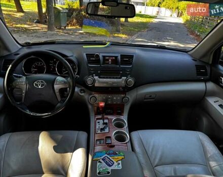 Черный Тойота Хайлендер, объемом двигателя 3.5 л и пробегом 473 тыс. км за 15290 $, фото 28 на Automoto.ua