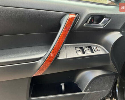 Чорний Тойота Хайлендер, об'ємом двигуна 3.46 л та пробігом 275 тис. км за 14900 $, фото 22 на Automoto.ua