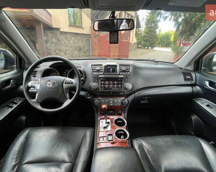 Чорний Тойота Хайлендер, об'ємом двигуна 3.46 л та пробігом 275 тис. км за 14900 $, фото 9 на Automoto.ua