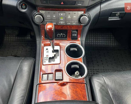 Чорний Тойота Хайлендер, об'ємом двигуна 3.46 л та пробігом 275 тис. км за 14900 $, фото 12 на Automoto.ua