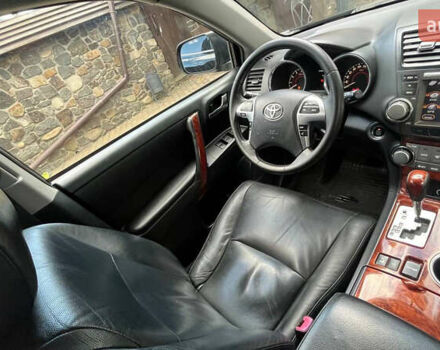 Чорний Тойота Хайлендер, об'ємом двигуна 3.46 л та пробігом 275 тис. км за 14900 $, фото 15 на Automoto.ua