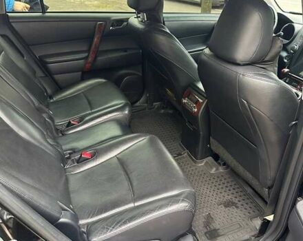 Чорний Тойота Хайлендер, об'ємом двигуна 3.5 л та пробігом 230 тис. км за 16200 $, фото 6 на Automoto.ua