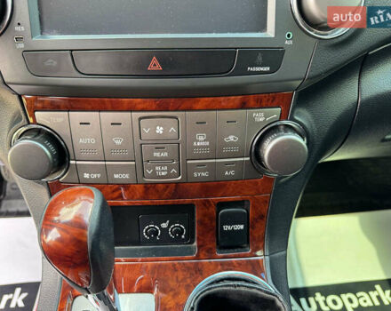 Черный Тойота Хайлендер, объемом двигателя 3.5 л и пробегом 291 тыс. км за 15990 $, фото 25 на Automoto.ua