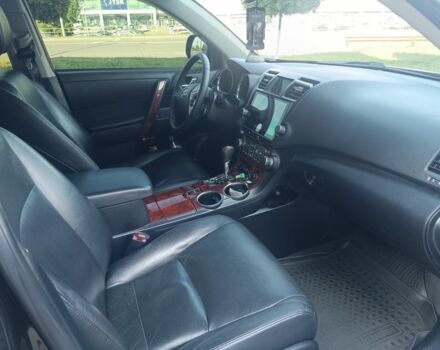 Черный Тойота Хайлендер, объемом двигателя 3.5 л и пробегом 260 тыс. км за 16500 $, фото 9 на Automoto.ua