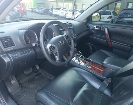 Черный Тойота Хайлендер, объемом двигателя 3.5 л и пробегом 260 тыс. км за 16500 $, фото 7 на Automoto.ua