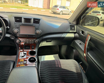 Черный Тойота Хайлендер, объемом двигателя 3.5 л и пробегом 291 тыс. км за 15990 $, фото 17 на Automoto.ua