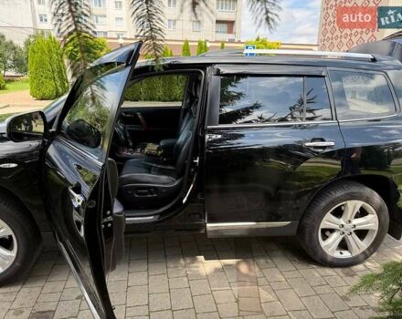 Черный Тойота Хайлендер, объемом двигателя 3.46 л и пробегом 183 тыс. км за 17500 $, фото 3 на Automoto.ua
