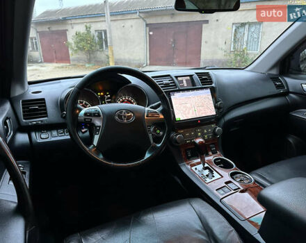 Черный Тойота Хайлендер, объемом двигателя 3.5 л и пробегом 255 тыс. км за 15450 $, фото 16 на Automoto.ua