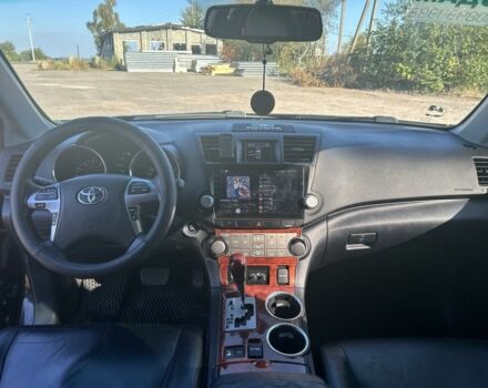 Черный Тойота Хайлендер, объемом двигателя 3.5 л и пробегом 245 тыс. км за 18000 $, фото 5 на Automoto.ua