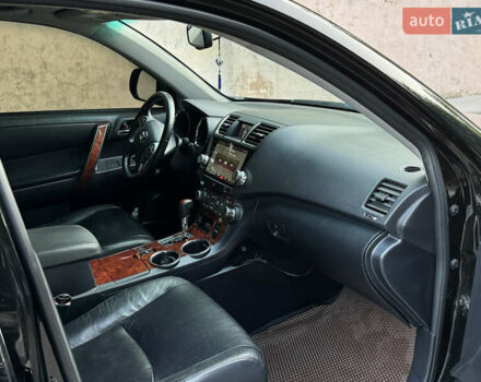 Черный Тойота Хайлендер, объемом двигателя 3.46 л и пробегом 330 тыс. км за 18700 $, фото 9 на Automoto.ua