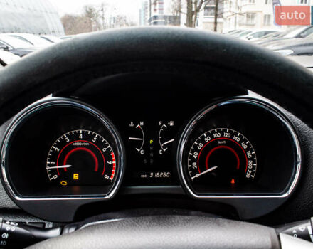 Черный Тойота Хайлендер, объемом двигателя 3.46 л и пробегом 316 тыс. км за 16300 $, фото 1 на Automoto.ua