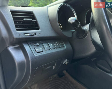 Черный Тойота Хайлендер, объемом двигателя 3.46 л и пробегом 330 тыс. км за 18700 $, фото 13 на Automoto.ua