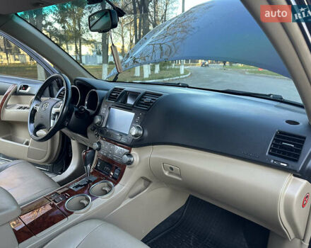 Черный Тойота Хайлендер, объемом двигателя 3.46 л и пробегом 187 тыс. км за 17300 $, фото 49 на Automoto.ua