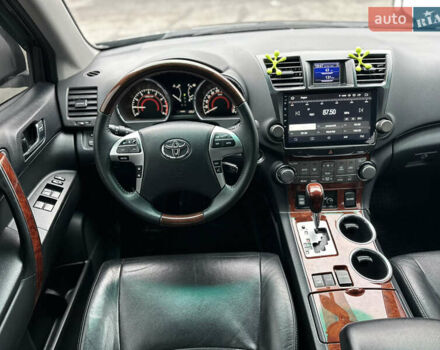 Черный Тойота Хайлендер, объемом двигателя 3.46 л и пробегом 203 тыс. км за 17000 $, фото 19 на Automoto.ua