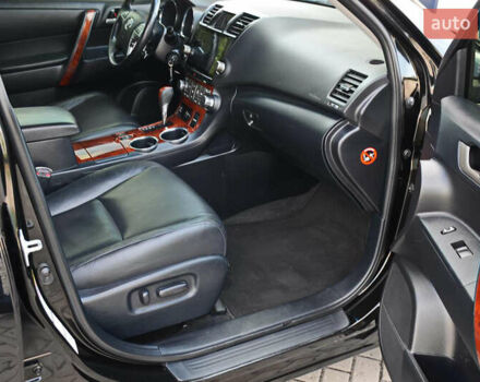 Тойота Хайлендер 2011 в Днепре (Днепропетровске) на Automoto.ua Черный Тойота Хайлендер, объемом двигателя 3.46 л и пробегом 167 тыс. км за 17800 $, фото 7 на Automoto.ua