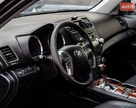 Черный Тойота Хайлендер, объемом двигателя 3.46 л и пробегом 316 тыс. км за 16300 $, фото 41 на Automoto.ua