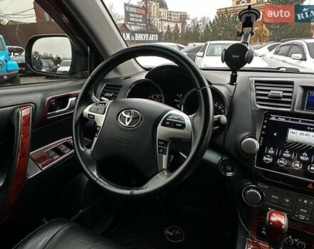 Черный Тойота Хайлендер, объемом двигателя 3.46 л и пробегом 198 тыс. км за 18500 $, фото 21 на Automoto.ua