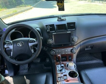 Черный Тойота Хайлендер, объемом двигателя 3.5 л и пробегом 284 тыс. км за 15999 $, фото 6 на Automoto.ua