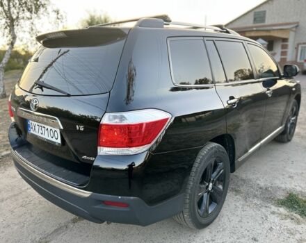 Черный Тойота Хайлендер, объемом двигателя 3.5 л и пробегом 245 тыс. км за 18000 $, фото 2 на Automoto.ua