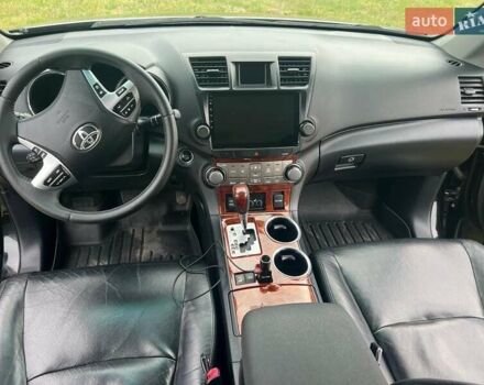 Черный Тойота Хайлендер, объемом двигателя 3.46 л и пробегом 243 тыс. км за 17500 $, фото 11 на Automoto.ua