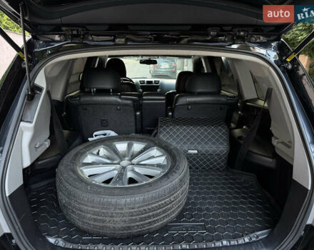 Черный Тойота Хайлендер, объемом двигателя 3.46 л и пробегом 330 тыс. км за 18700 $, фото 16 на Automoto.ua