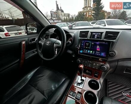 Черный Тойота Хайлендер, объемом двигателя 3.46 л и пробегом 177 тыс. км за 17500 $, фото 15 на Automoto.ua