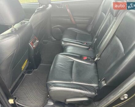 Черный Тойота Хайлендер, объемом двигателя 3.46 л и пробегом 243 тыс. км за 17500 $, фото 10 на Automoto.ua