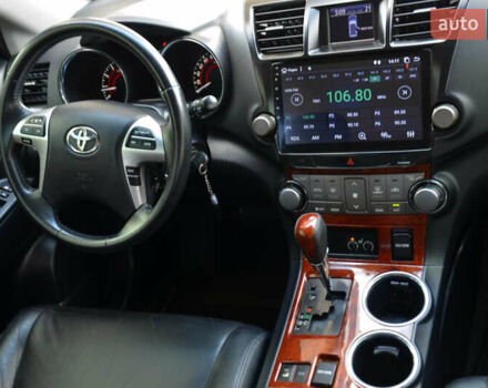 Тойота Хайлендер 2011 в Днепре (Днепропетровске) на Automoto.ua Черный Тойота Хайлендер, объемом двигателя 3.46 л и пробегом 167 тыс. км за 17800 $, фото 6 на Automoto.ua