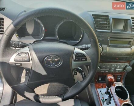 Черный Тойота Хайлендер, объемом двигателя 3.5 л и пробегом 208 тыс. км за 20850 $, фото 15 на Automoto.ua