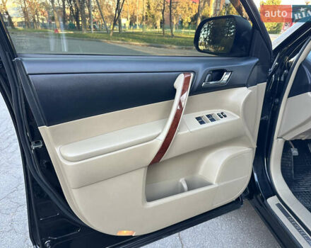 Черный Тойота Хайлендер, объемом двигателя 3.46 л и пробегом 187 тыс. км за 17300 $, фото 32 на Automoto.ua