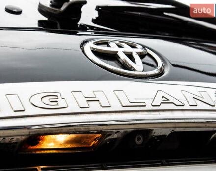 Черный Тойота Хайлендер, объемом двигателя 3.46 л и пробегом 316 тыс. км за 16300 $, фото 15 на Automoto.ua